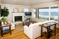 Santa Cruz Vacation Rentals: Living Room